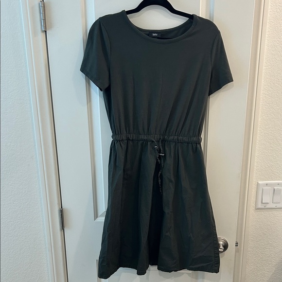 4/$20 Massimo Forest Green Dress - Picture 1 of 4